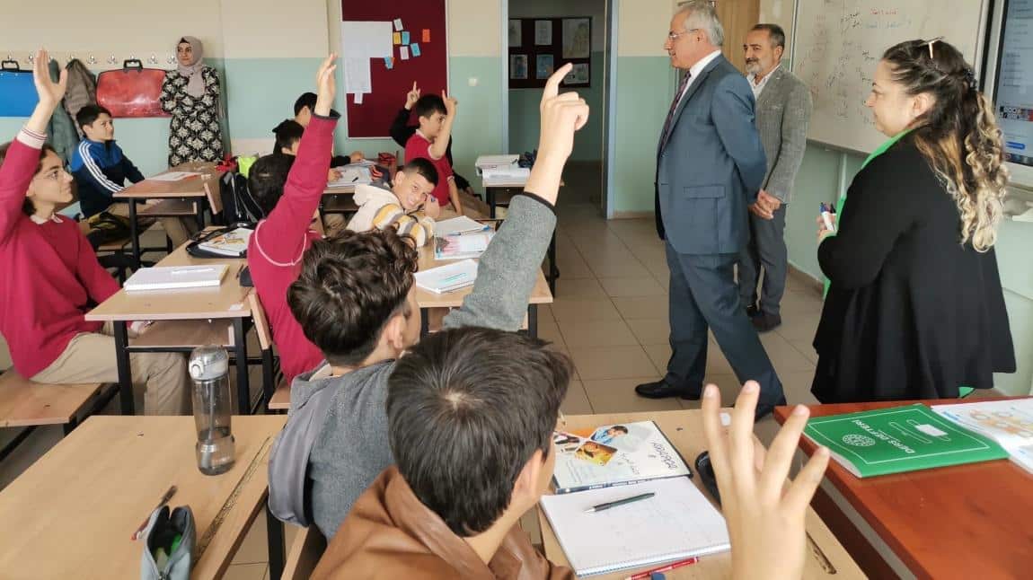 İlçe Milli Eğitim Müdürümüz Ahmet YOZGAT'ın Okulumuz Ziyareti....